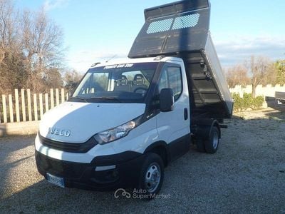 Usata Iveco 35.12 120 CV (88 kW) 2018 Bianco Furgone
