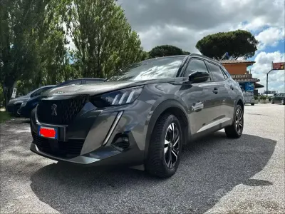 Begagnad Peugeot 2008 GT 110 HK (80 kW) 2021 Grå SUV