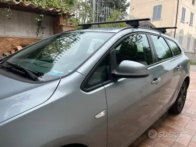 Usata Opel Astra Sport 60 CV (44 kW) 2011 Grigio Station wagon
