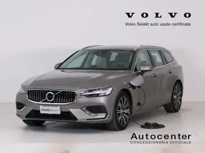 Usata Volvo V60 Inscription 253 CV (186 kW) 2022 Grigio Station wagon