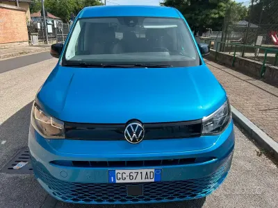 Usata VW Caddy 122 CV (89 kW) 2021 Bluazzurro Monovolume