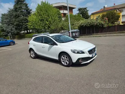 Usata Volvo V40 120 CV (88 kW) 2016 Berlina
