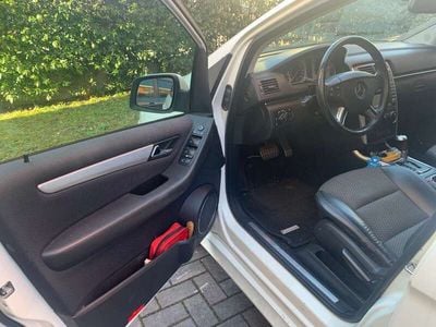 Mercedes B180