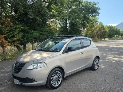 Usata Lancia Ypsilon 69 CV (50 kW) 2012 Utilitaria