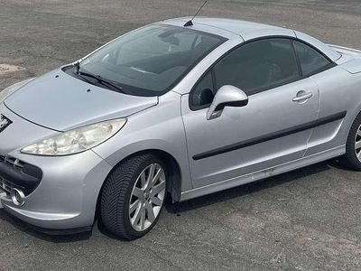 Usata 2008 Peugeot 207 CC Cabrio | 3700 € (Buon prezzo)