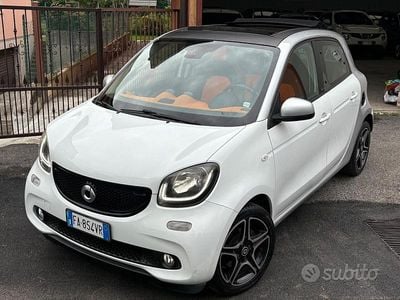 Begagnad Smart ForFour Prime 70 HK (51 kW) 2015 Vit Halvkombi