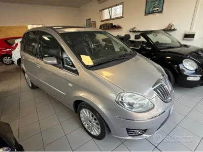 Usata Lancia Musa 90 CV (66 kW) 2009 Marrone Monovolume