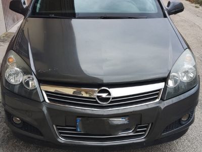 usata Opel Astra 111jahre 1.7 110cv cdti