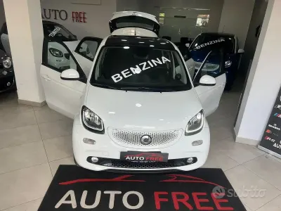 Usado Smart ForFour Passion 71 CV (52 kW) 2018 Blanco Utilitario