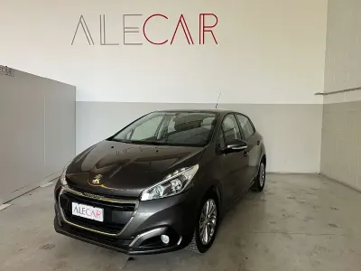 Usata Peugeot 208 Active 82 CV (60 kW) 2018 Grigio Utilitaria