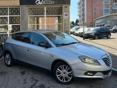 Usata Lancia Delta Gold 120 CV (88 kW) 2013 Grigio Utilitaria