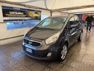 Usata Kia Venga 90 CV (66 kW) 2013 Grigio Utilitaria