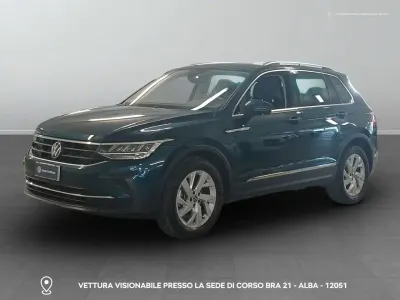 Usata VW Tiguan Life 150 CV (110 kW) 2023 Nightshade blue metallizzato SUV