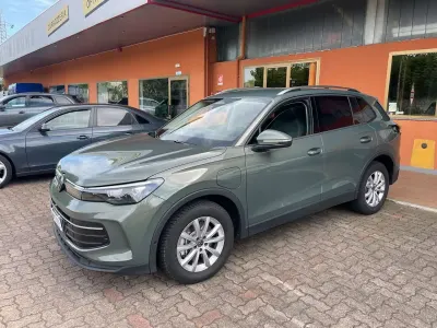Usata VW Tiguan Life 150 CV (110 kW) 2025 Verde SUV