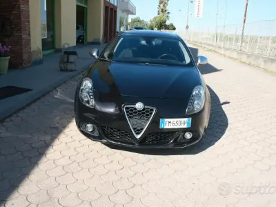 Usata Alfa Romeo Giulietta Distinctive 120 CV (88 kW) 2017 Nero Utilitaria