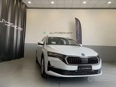 Usata Skoda Octavia Executive 150 CV (110 kW) 2024 Bianco Station wagon