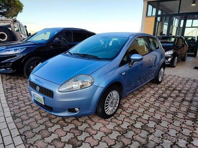 Usata Fiat Grande Punto Active 65 CV (47 kW) 2005 Blu Utilitaria