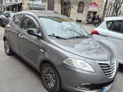 Usata Lancia Ypsilon Platinum 69 CV (50 kW) 2011 Grigio Utilitaria