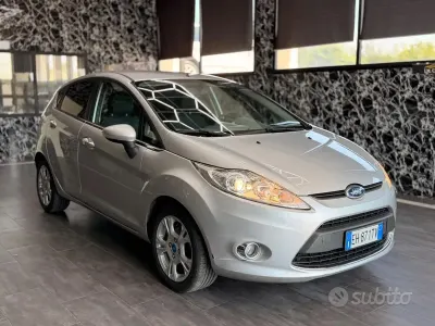 Usata Ford Fiesta Titanium 82 CV (60 kW) 2011 Grigio Berlina