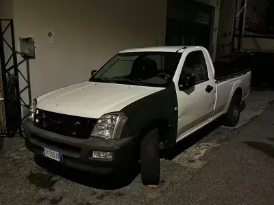 Usata Isuzu D-Max 101 CV (74 kW) 2005 Bianco SUV