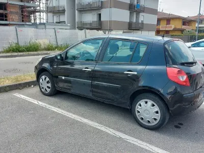 Usata Renault Clio II 75 CV (55 kW) 2008 Nero Berlina