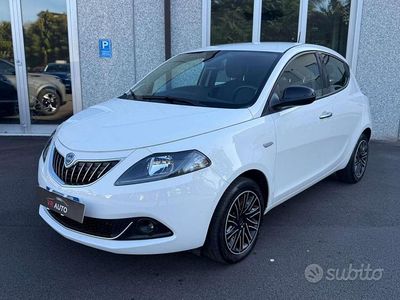 Usata Lancia Ypsilon Gold 69 CV (50 kW) 2023 Bianco Utilitaria