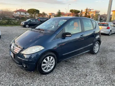 Usata Mercedes A180 Elegance 109 CV (80 kW) 2005 Blu Berlina