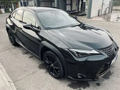 Usata Lexus UX 250h 145 CV (106 kW) 2021 Nero SUV