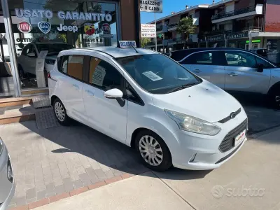 Usata Ford B-MAX Titanium 100 CV (73 kW) 2015 Bianco Monovolume