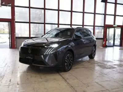 Usata Peugeot 5008 Allure 136 CV (100 kW) 2025 Grigio platinum SUV