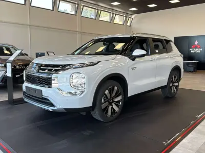 Nuova Mitsubishi Outlander P-HEV Intense 306 CV (225 kW) 2026 Other SUV