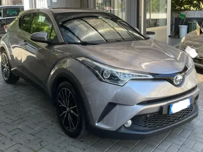 Usata Toyota C-HR Lounge 98 CV (72 kW) 2017 Grigio SUV