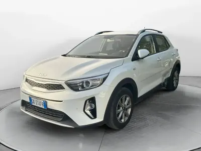 Usata Kia Stonic Urban 84 CV (61 kW) 2022 Bianco SUV