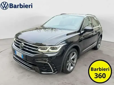 Usata VW Tiguan R-line 150 CV (110 kW) 2023 Nero SUV