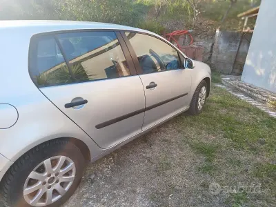 Usata VW Golf IV 105 CV (77 kW) 2004 Grigio Berlina