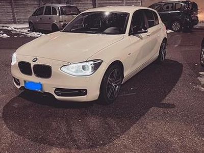 Usata BMW 116 Sport Line 170 CV (125 kW) 2014 Bianco Utilitaria
