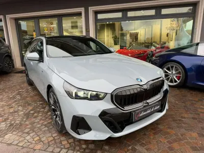 Usata BMW 520 M Sport 197 CV (144 kW) 2025 Grigio brookling Station wagon