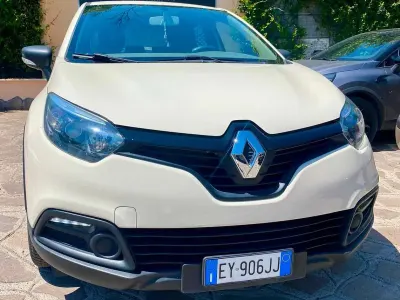 Usata Renault Captur 90 CV (66 kW) 2015 Beige SUV