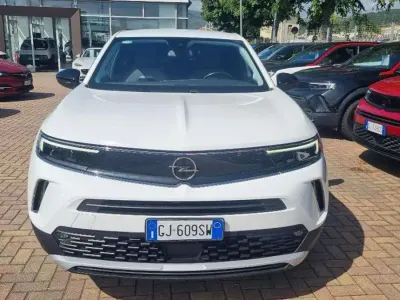 Usata Opel Mokka Elegance 131 CV (96 kW) 2022 Bianco SUV