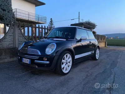 Usata Mini Cooper 116 CV (85 kW) 2002 Grigio Utilitaria