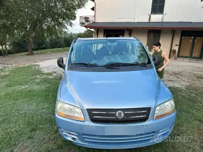 Usata Fiat Multipla 120 CV (88 kW) 2006 Bluazzurro Monovolume