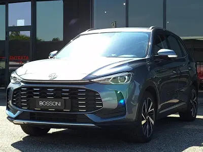 Usata MG ZS Luxury 197 CV (144 kW) 2025 Grigio SUV