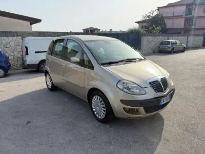 Usata Lancia Musa 95 CV (69 kW) 2004 Oro Monovolume