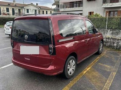 Usata VW Caddy 122 CV (89 kW) 2024 Rosso Monovolume