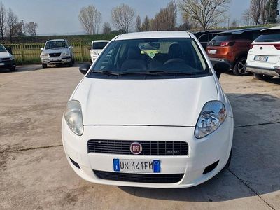 Usata Fiat Grande Punto Dynamic 75 CV (55 kW) 2008 Bianco Utilitaria