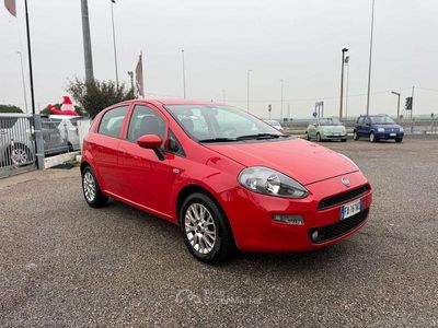 Usata Fiat Punto Lounge 84 CV (61 kW) 2015 Rosso Berlina