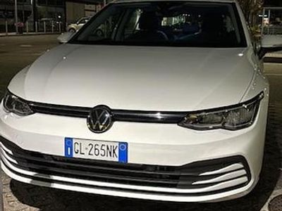 Usata VW Golf VIII Life 110 CV (80 kW) 2022 Bianco Berlina