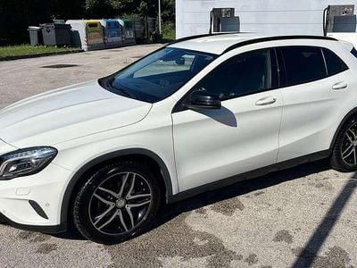 Mercedes GLA220