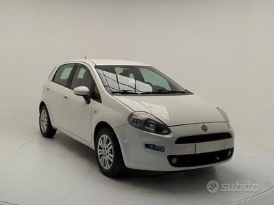 Usata Fiat Punto Street 77 CV (56 kW) 2016 Bianco Utilitaria