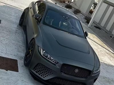 Usata Jaguar XE 600 CV (441 kW) 2018 Grigio Berlina